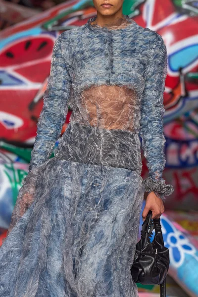 Look 72